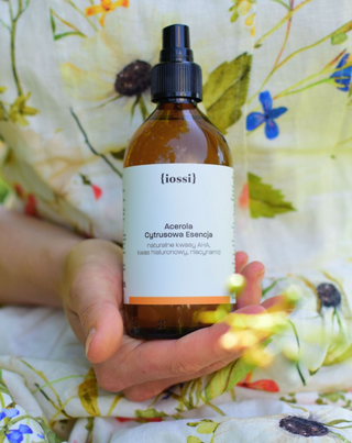 Цитрусов тоник за лице с AHA киселини, натурални масла и ниацинамид 200 ml Acerola Iossi