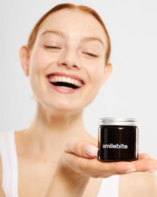 Избелваща пудра за зъби с кокосов въглен Smilebite - 3