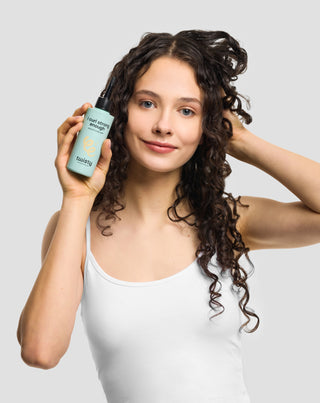 Ензимен скраб за скалпа с AHA киселини за почистване и стимулиране на микроциркулацията Twisty